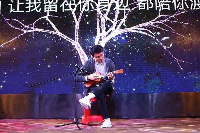 绿联2018年会盛典 绿联2018年会盛典歌曲让我留在你身边