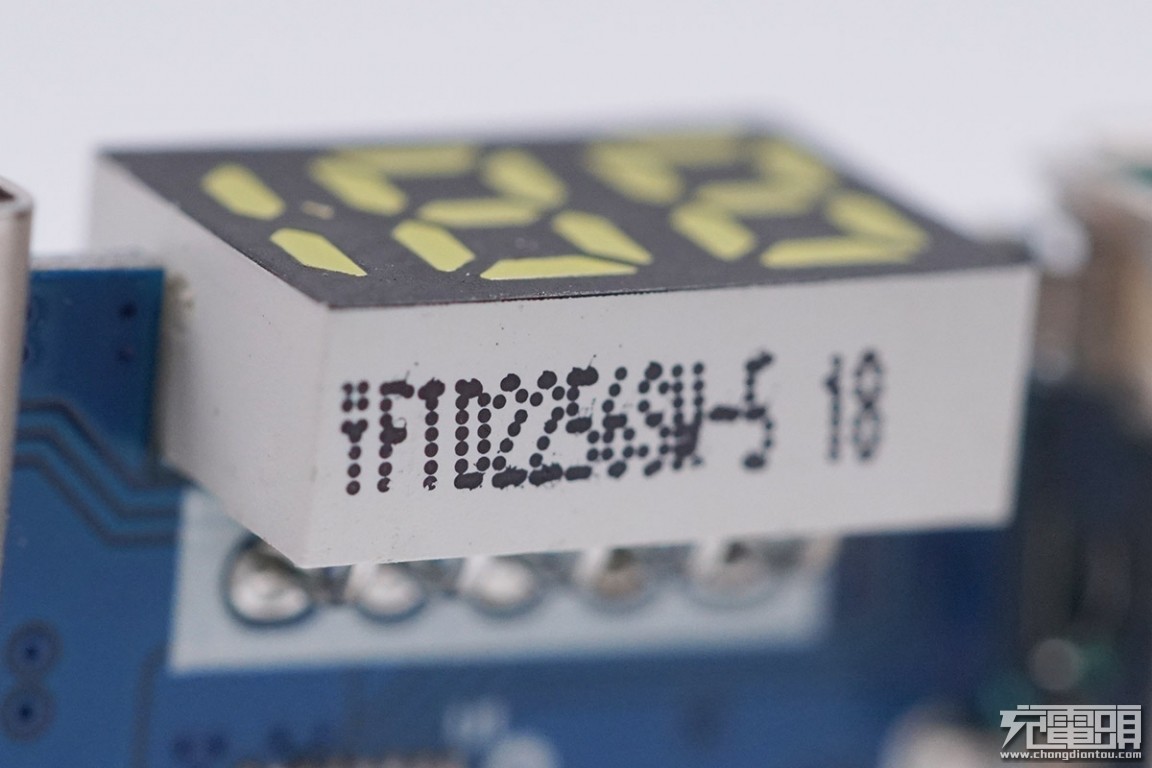 绿联10000mAh双向快充移动电源拆解评测报告 绿联10000mAh双向快充移动电源拆解评测报告