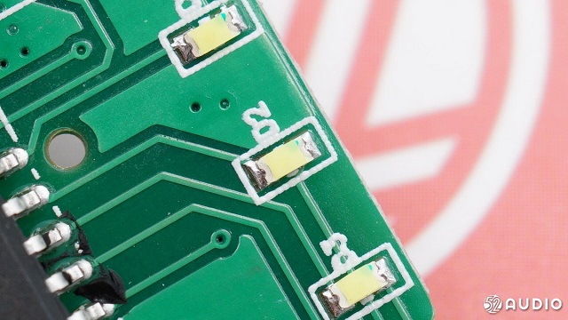 绿联TWS蓝牙耳机HiTune详细拆解报告 绿联TWS蓝牙耳机HiTune详细拆解报告