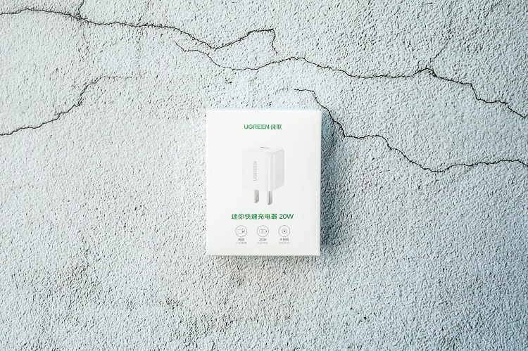绿联小金刚PD20W快充开箱:iPhone12最佳充电搭档 绿联小金刚PD20W快充开箱:iPhone12最佳充电搭档