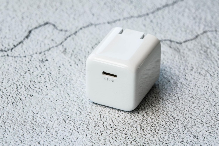 绿联小金刚PD20W快充开箱:iPhone12最佳充电搭档 绿联小金刚PD20W快充开箱:iPhone12最佳充电搭档