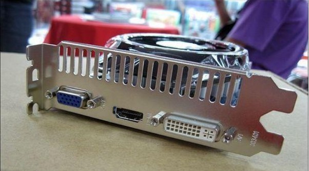 笔记本电脑接电视投影仪VGA线怎么接