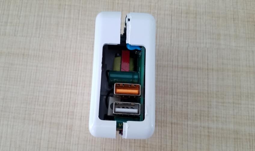 劣质手机充电器