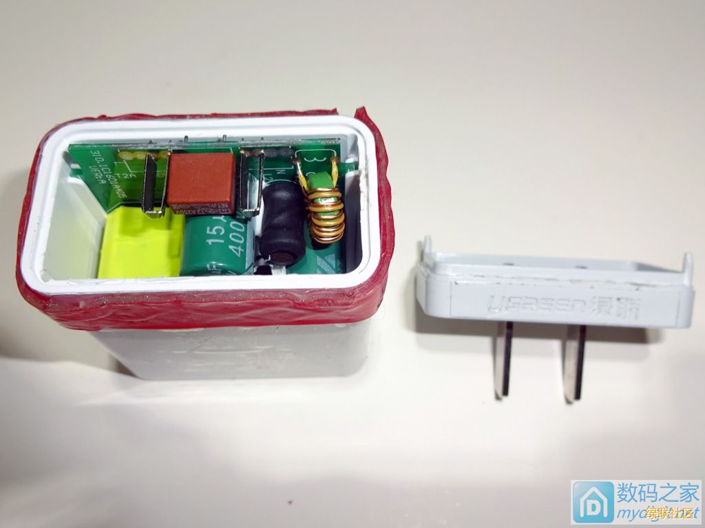 快充充电器,绿联qc2.0快充充电器