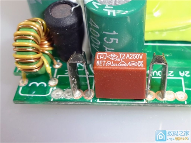 快充充电器,绿联qc2.0快充充电器