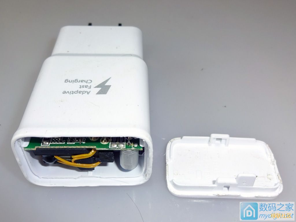 快充充电器,绿联qc2.0快充充电器