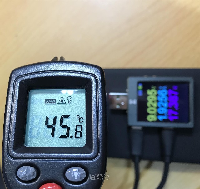 绿联10000mAh无线充电宝全评