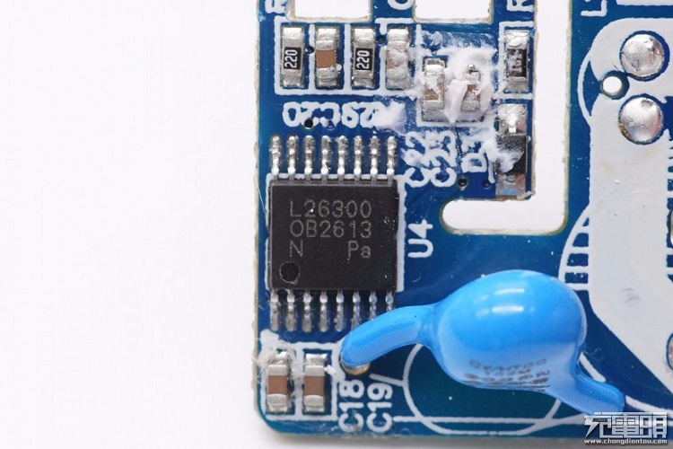 绿联PD20W充电器开箱评测：拆解篇（下）